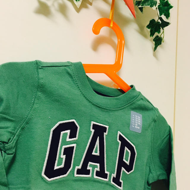 babyGAP(ベビーギャップ)の専用出品  グリーン、グレー babyGAP 新品  キッズ/ベビー/マタニティのベビー服(~85cm)(シャツ/カットソー)の商品写真