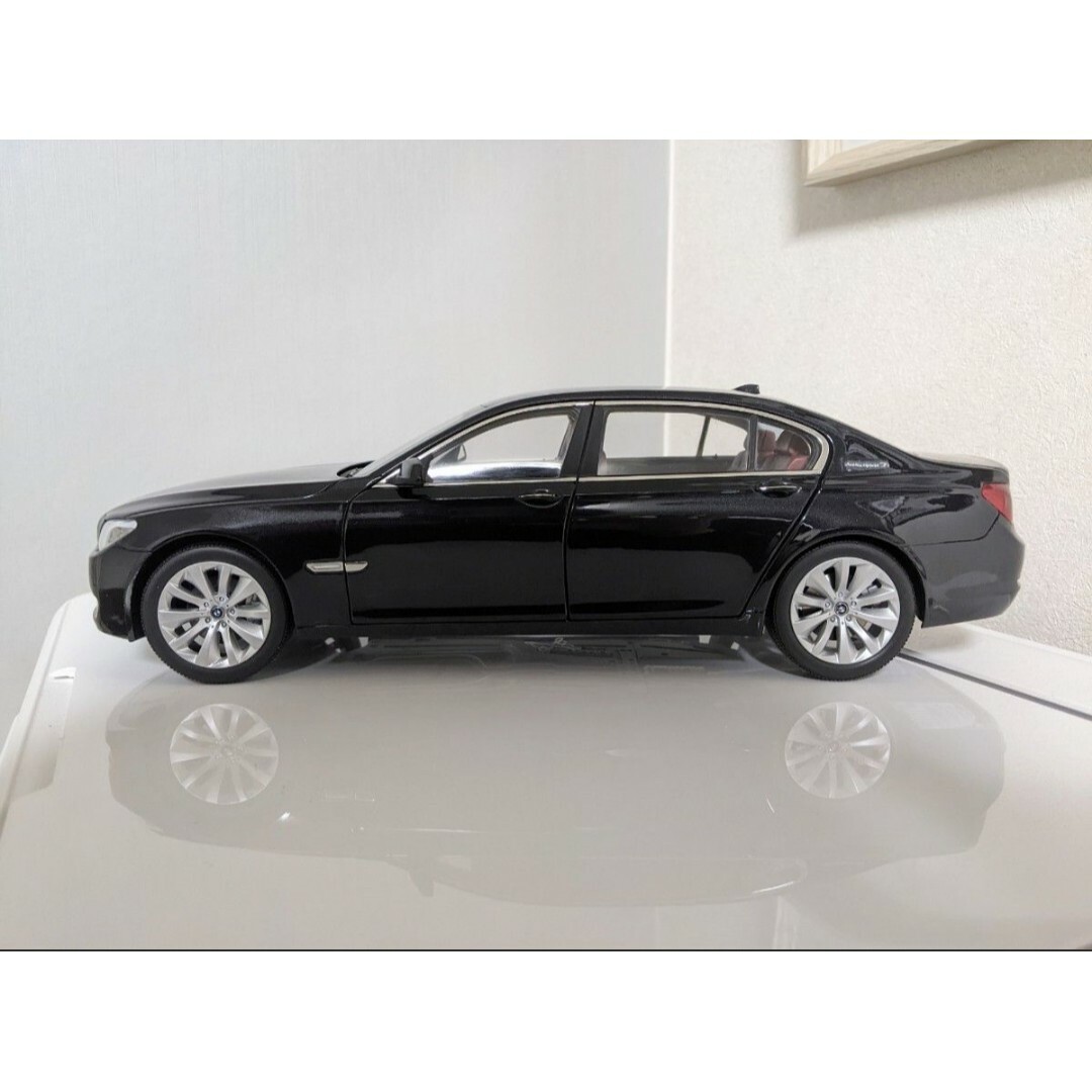 京商　BMW　7シリーズ　ミニカー　車　1/18　ベンツ　アウディ　絶版　レア