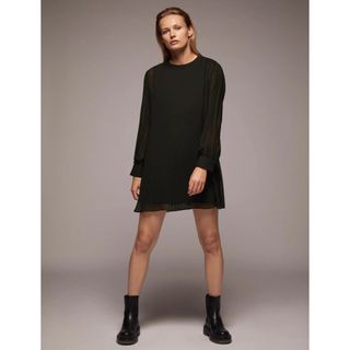 ザラ(ZARA)の【未使用品】ZARA★プリーツミニワンピース(ミニワンピース)