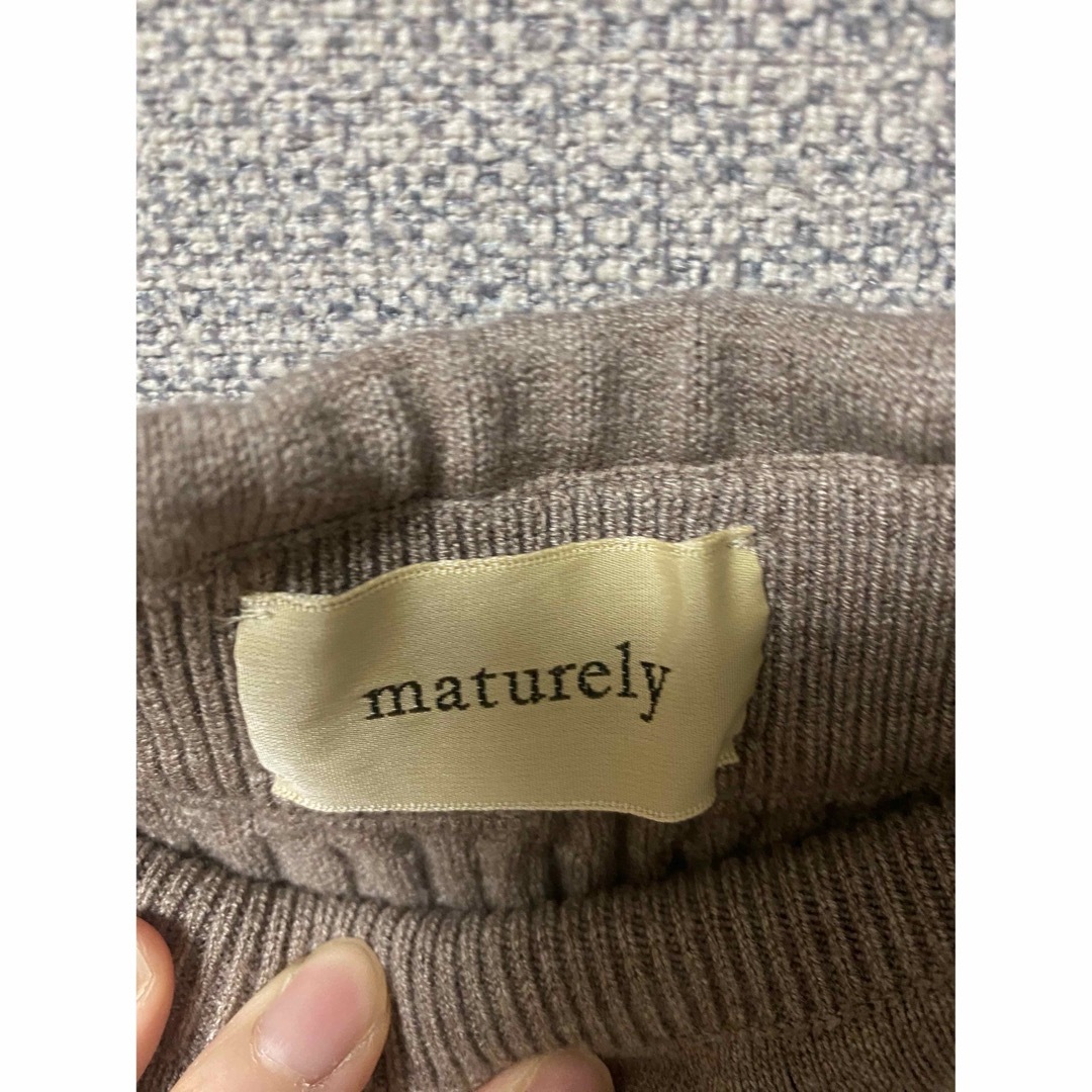 maturelyニットパンツ