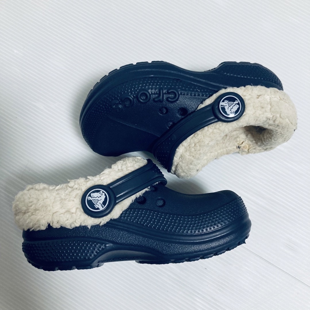 crocs(クロックス)の【値下げしました！冬用・クロックス】ボアサンダル　　キッズ　14㎝ キッズ/ベビー/マタニティのベビー靴/シューズ(~14cm)(サンダル)の商品写真