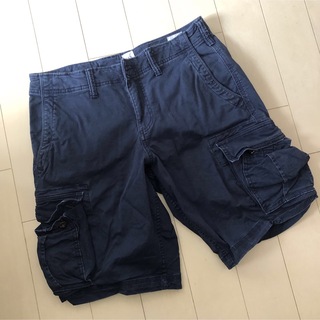 ギャップ(GAP)のギャップ　カーゴショートパンツ　ネイビー　30インチ　GAP(ショートパンツ)