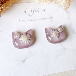 レジンピアス　小ぶり　猫　ネコ　ブロッサム　ピンク　大人可愛い　イヤリング(ピアス)