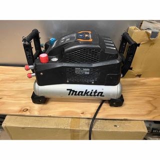 マキタ　makita 高圧エアーコンプレッサー AC461XLK低騒音 (工具)