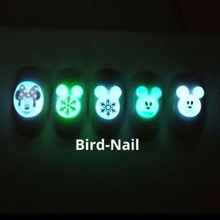 光る💡ネイルパーツ**クリスマス*蓄光**の通販 by Nail's shop｜ラクマ