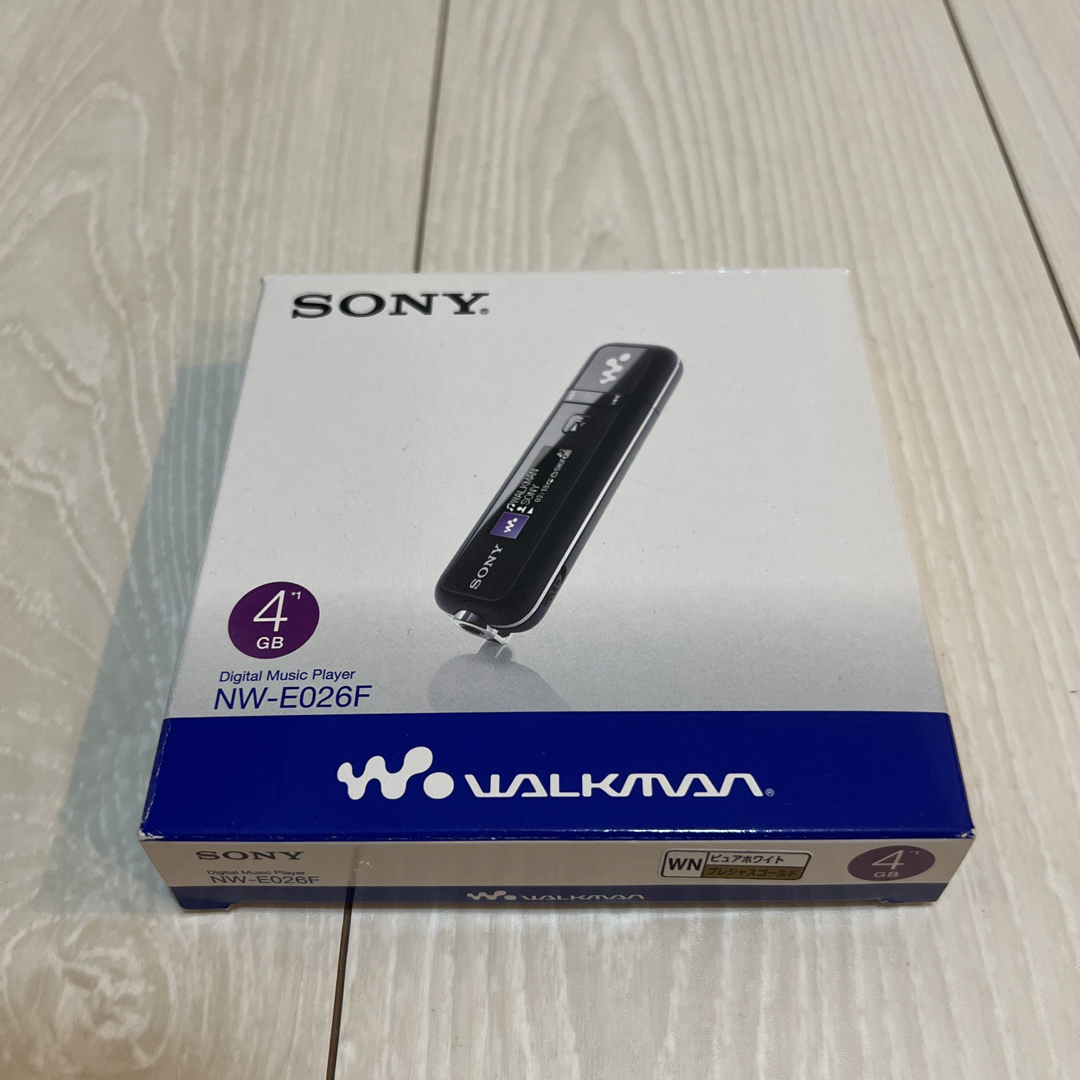 WALKMAN(ウォークマン)の【新品未使用】SONY ウォークマン　NW-E026F スマホ/家電/カメラのオーディオ機器(ポータブルプレーヤー)の商品写真