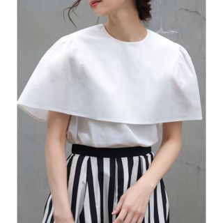 ザラ(ZARA)のエルフランク ELFRANK ショートケープブラウス　ホワイト　美品(シャツ/ブラウス(半袖/袖なし))