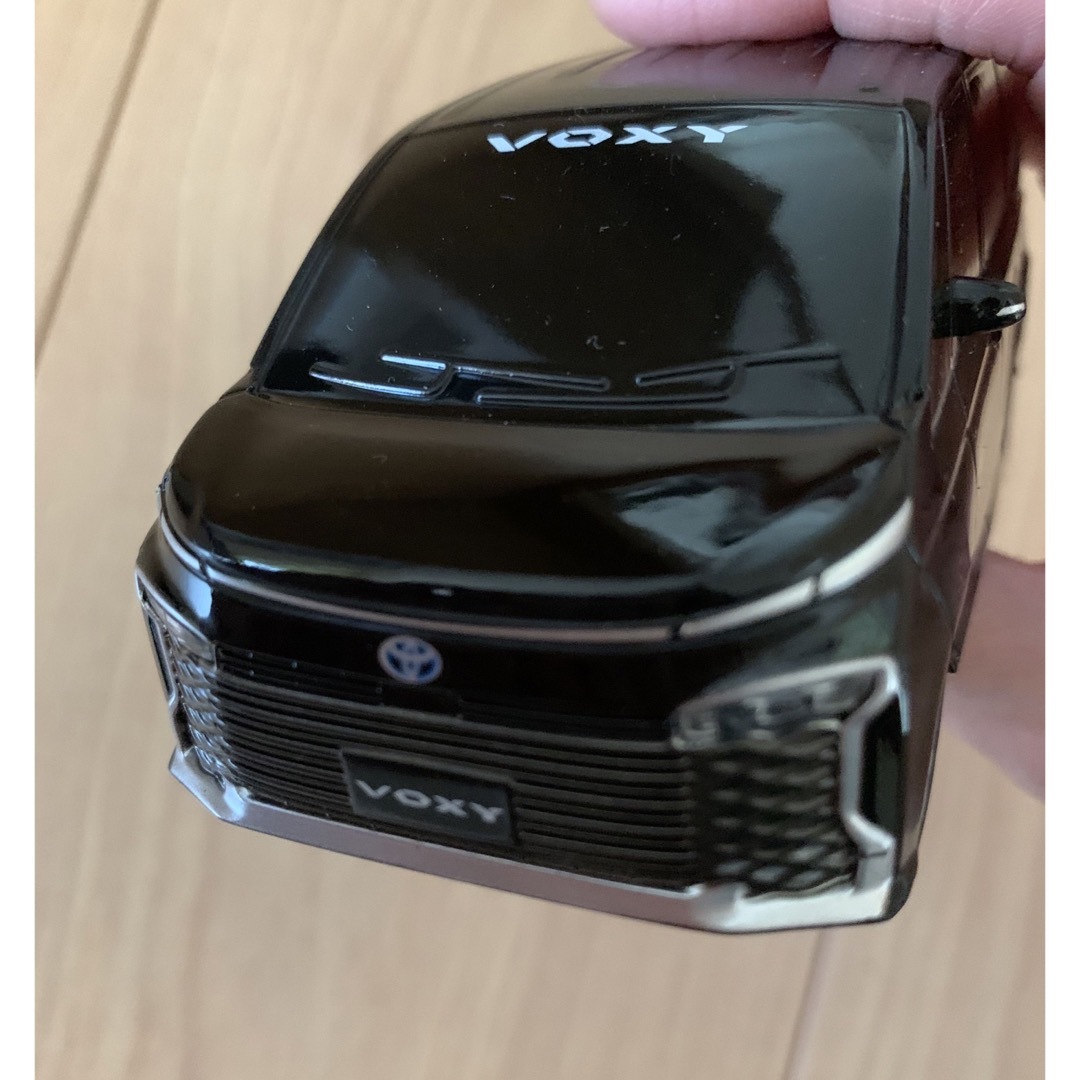 トヨタ(トヨタ)のトヨタ　VOXY  プルバックカー　ミニカー エンタメ/ホビーのコレクション(ノベルティグッズ)の商品写真