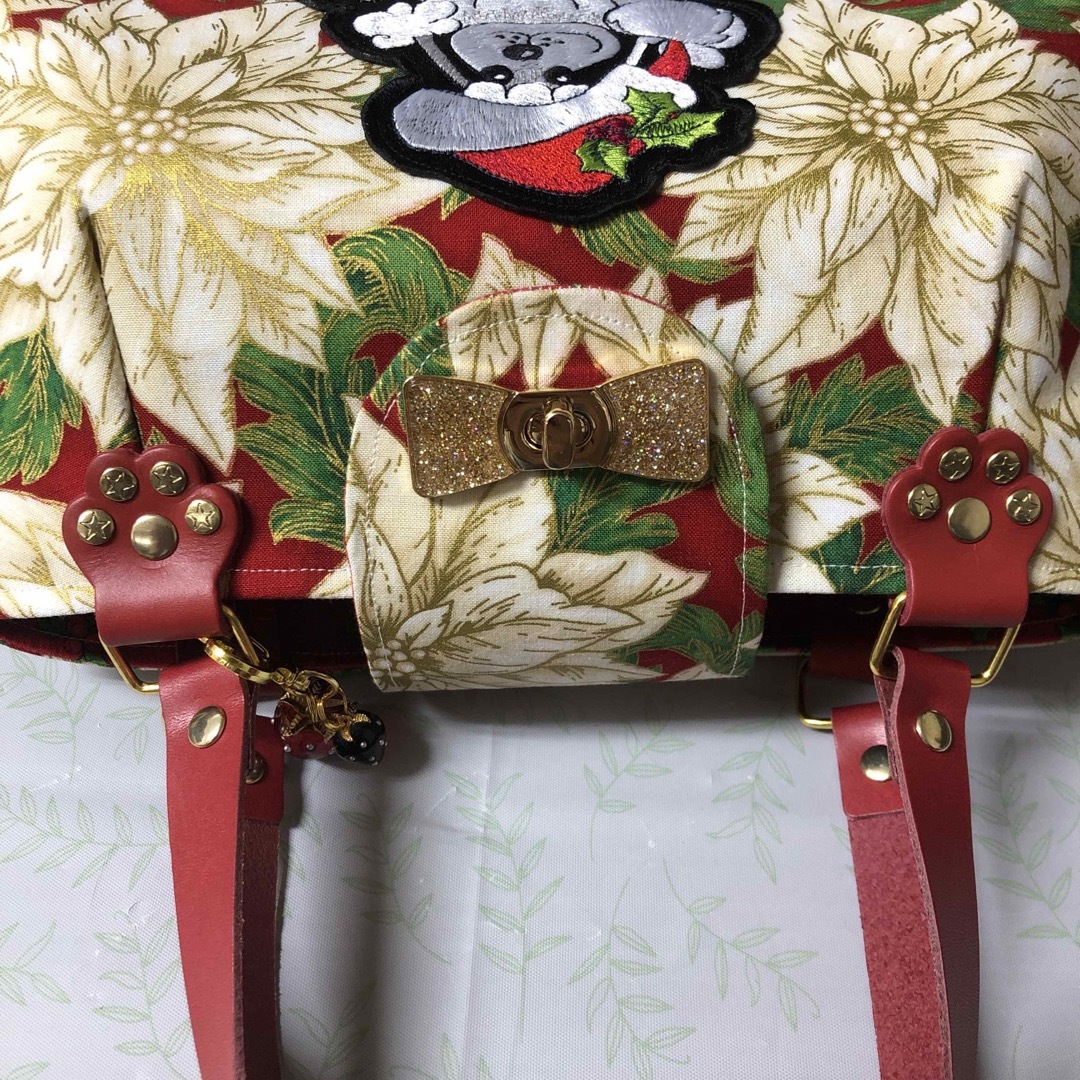 ロラライハリス☆クリスマスプードル刺繍☆大きめ形の綺麗なぷっくり