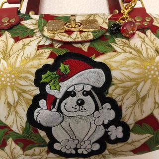 ロラライハリス☆クリスマスプードル刺繍☆大きめ形の綺麗なぷっくり