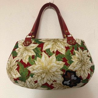 ロラライハリス☆クリスマスプードル刺繍☆大きめ形の綺麗なぷっくり