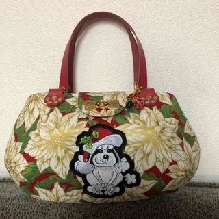 ロラライハリス☆クリスマスプードル刺繍☆大きめ形の綺麗なぷっくり