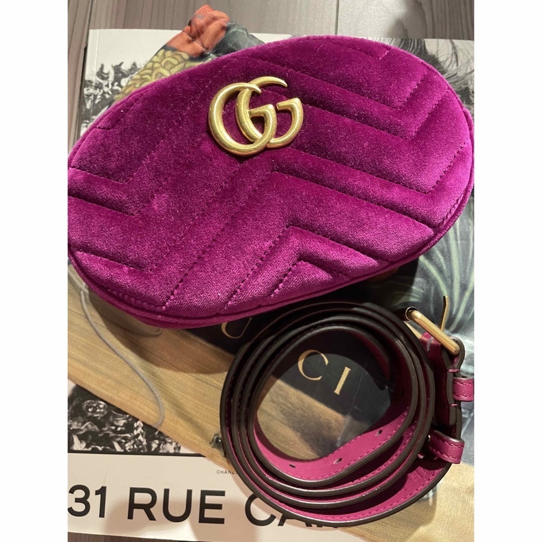 Gucci(グッチ)のGUCCI ベロア　ウエストバッグ レディースのバッグ(ボディバッグ/ウエストポーチ)の商品写真