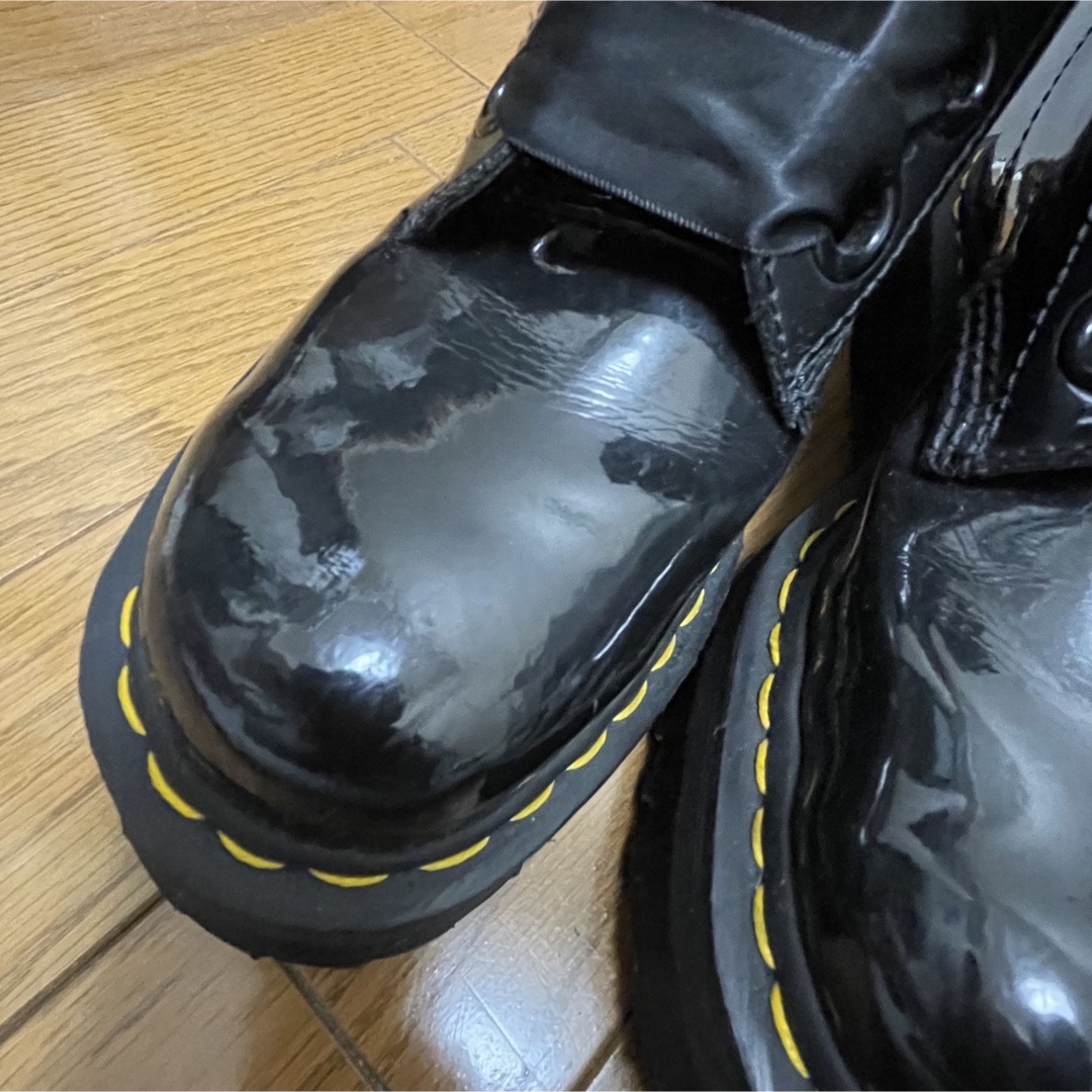 Dr.Martens(ドクターマーチン)のDr.Martens MOLLY 厚底 パテント レディースの靴/シューズ(ブーツ)の商品写真