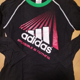 adidas - adidas長袖Tシャツ１４０センチ