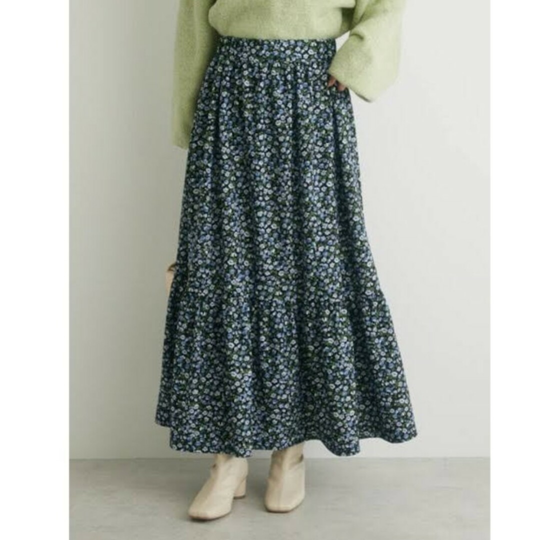 green parks(グリーンパークス)のGreen Parks フラワーptティアードスカート☆ブラック☆Fサイズ レディースのスカート(ロングスカート)の商品写真