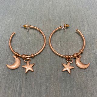 ロキエ(Lochie)の月と星のデザインフープピアス(ピアス)