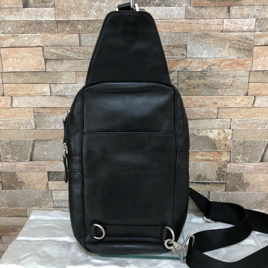 【美品】ポールスミス ボディバック オールレザー ロゴ型押し マルチストライプ