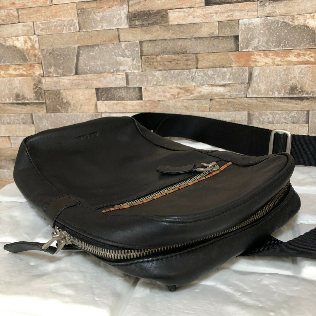 【美品】ポールスミス ボディバック オールレザー ロゴ型押し マルチストライプ