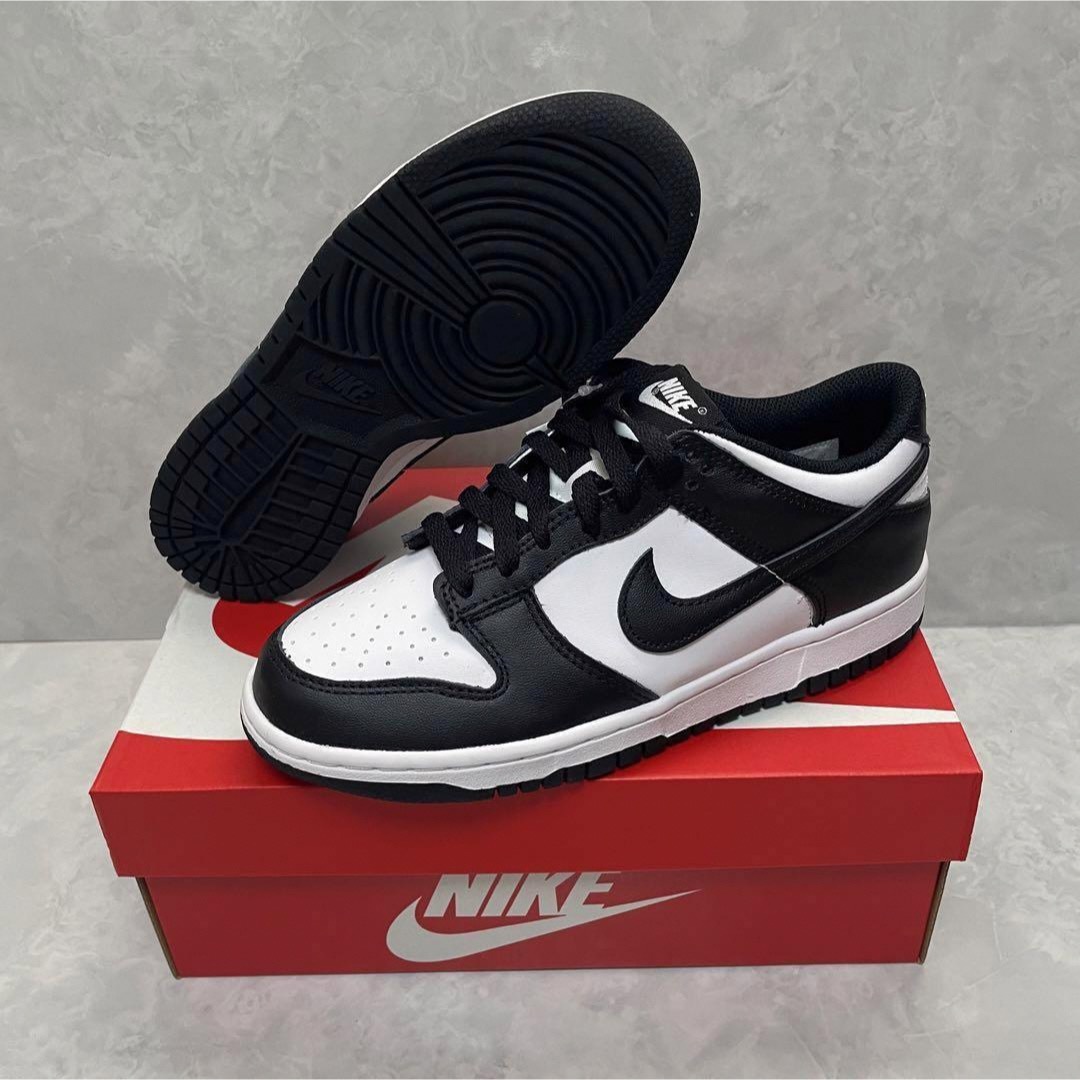 NIKE(ナイキ)の【新品】Nike GS Dunk Low "White/Black" PANDA レディースの靴/シューズ(スニーカー)の商品写真
