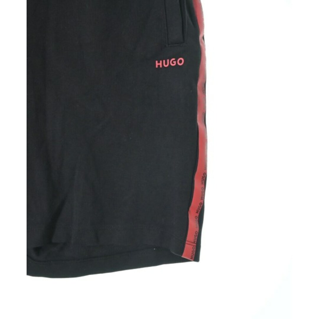 HUGO BOSS(ヒューゴボス)のHUGO BOSS ヒューゴボス ショートパンツ -(S位) 黒x赤 【古着】【中古】 メンズのパンツ(ショートパンツ)の商品写真