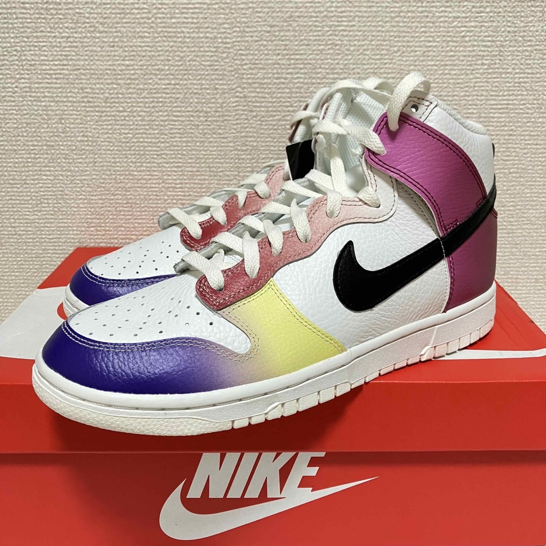 NIKE(ナイキ)のNike WMNS Dunk High "Multi Gradient" レディースの靴/シューズ(スニーカー)の商品写真