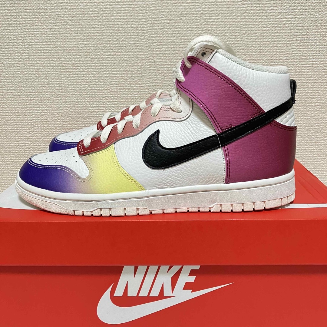 NIKE(ナイキ)のNike WMNS Dunk High "Multi Gradient" レディースの靴/シューズ(スニーカー)の商品写真