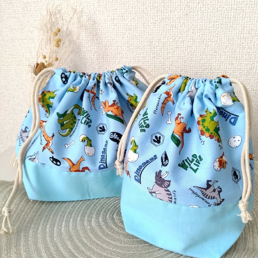 現品限り2つセット お弁当袋 コップ袋 恐竜柄の通販 by もも's shop ... そレイアードレトロ柄巾着袋◇コップ袋◇給食袋◇ポンポンみずたま◇男の子女の子