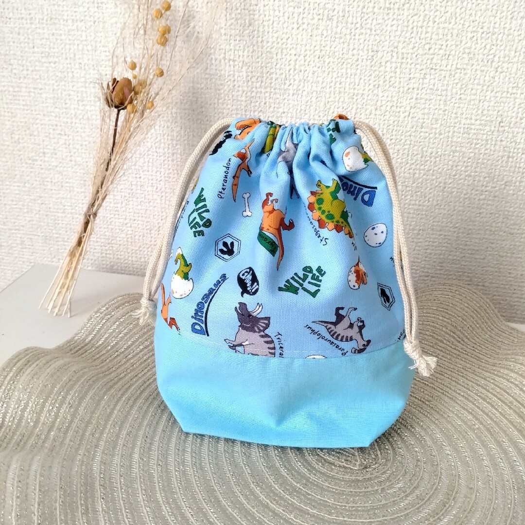 現品限り2つセット お弁当袋 コップ袋 恐竜柄の通販 by もも's shop ... そレイアードレトロ柄巾着袋◇コップ袋◇給食袋◇ポンポンみずたま◇男の子女の子