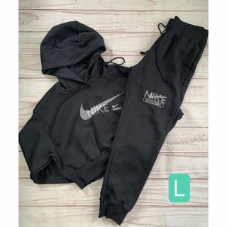 NIKE - NIKE ナイキ ウィメンズ パーカー パンツ 上下セットの通販|ラクマ