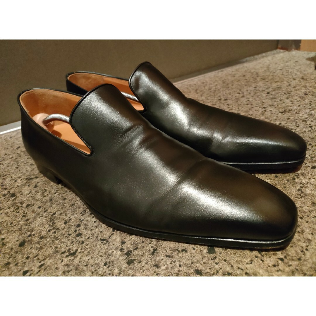 MAGNANNI(マグナーニ)のMAGNANNI マグナーニ ブラック 革靴  28cm メンズの靴/シューズ(スリッポン/モカシン)の商品写真