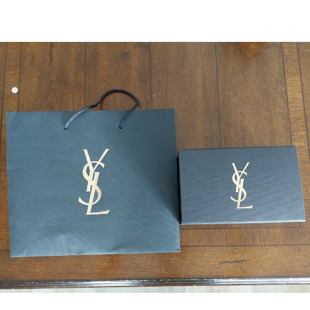 Yves Saint Laurent(イヴサンローラン)のYSL リップ ルージュ ヴォリュプテ キャンディグレーズ  #2 ヘルシー グ コスメ/美容のベースメイク/化粧品(口紅)の商品写真