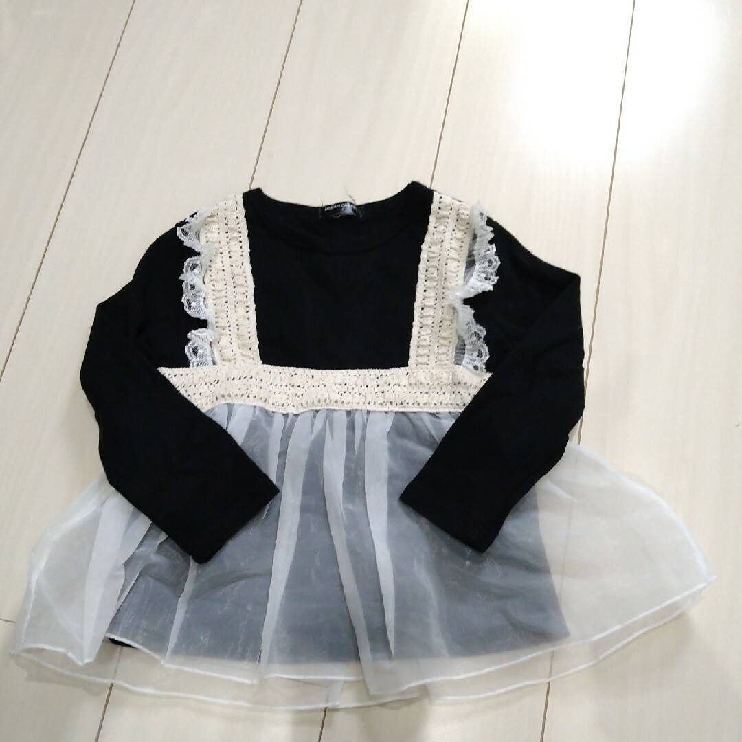 スクエアネックフリルデザイントップス キッズ/ベビー/マタニティのキッズ服女の子用(90cm~)(Tシャツ/カットソー)の商品写真