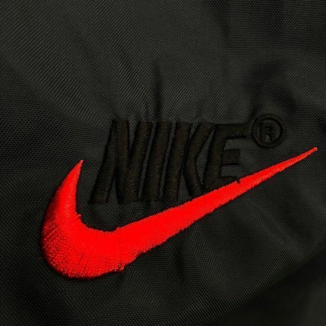 NIKE(ナイキ)のナイキ 超ゆるだぼ ハーフジッププルオーバー ナイロンジャケット 刺繍ロゴ メンズのジャケット/アウター(ナイロンジャケット)の商品写真