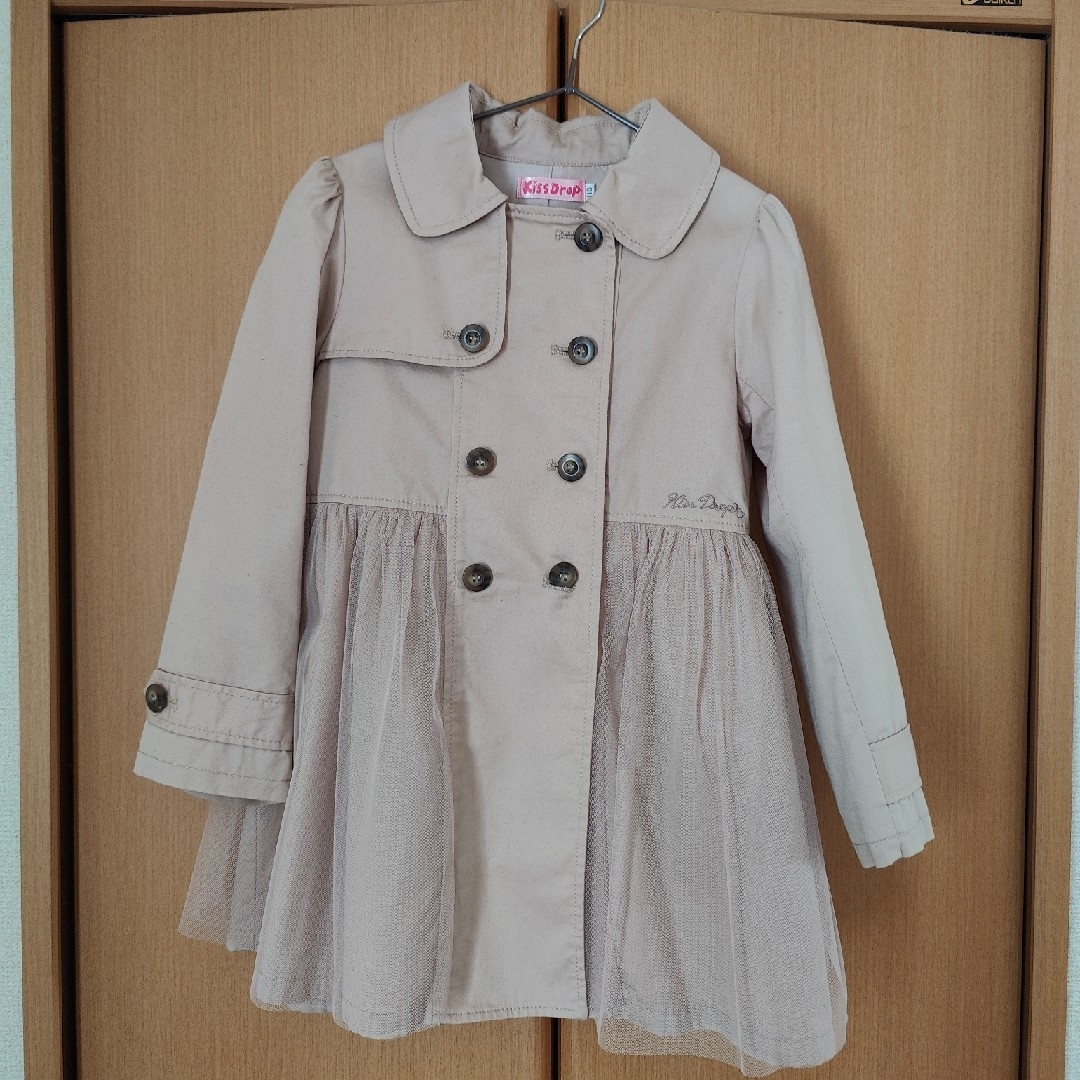 BeBe(ベベ)のベベ キスドロップ トレンチコート 110cm キッズ/ベビー/マタニティのキッズ服女の子用(90cm~)(コート)の商品写真