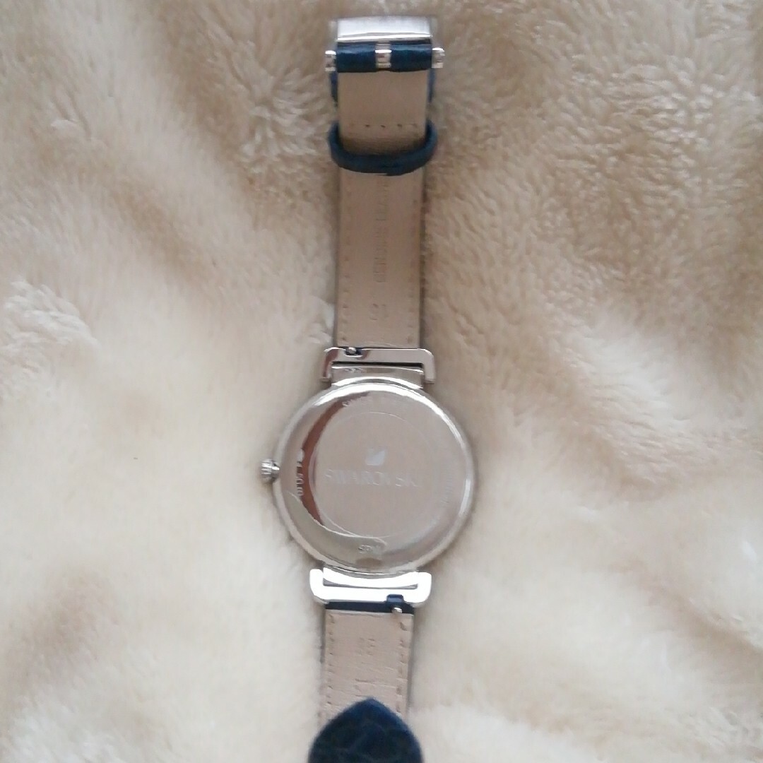 SWAROVSKI(スワロフスキー)のスワロフスキー 腕時計 シェル文字盤　ブルー レディースのファッション小物(腕時計)の商品写真