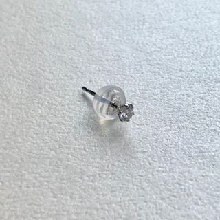 ダイヤモンドピアス  片耳 0.05ct pt900  プラチナピアス送料無料(ピアス(片耳用))