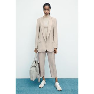 ザラ(ZARA)の新品ZARA テーラードジャケット　ライトベージュ　XS(テーラードジャケット)