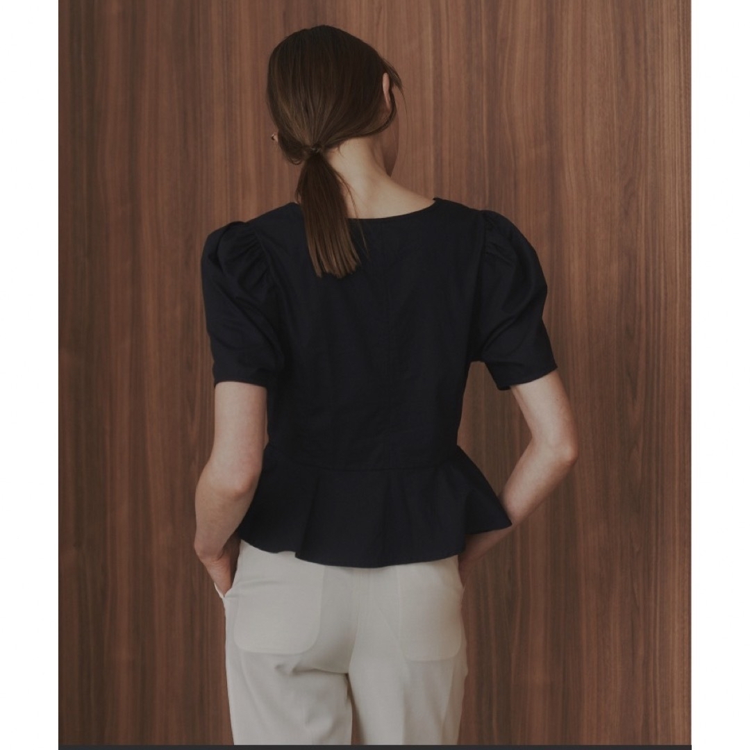 insiis インシス　ペプラムブラウス　ブラック レディースのトップス(シャツ/ブラウス(半袖/袖なし))の商品写真