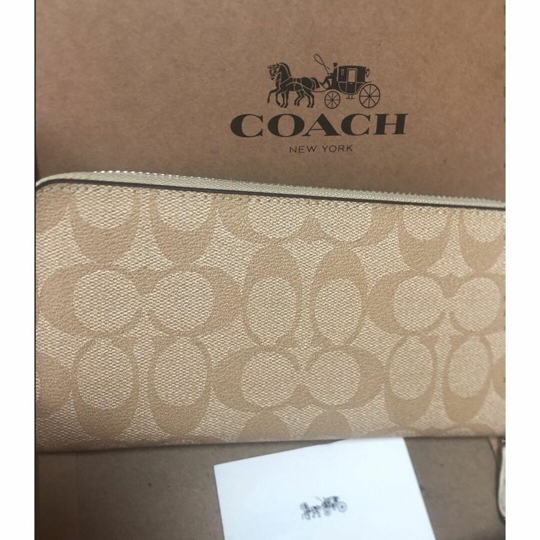 COACH(コーチ)の【匿名配送】⭐ミニーワッペン長財布 コーチ×ディズニーコラボ レディースのファッション小物(財布)の商品写真