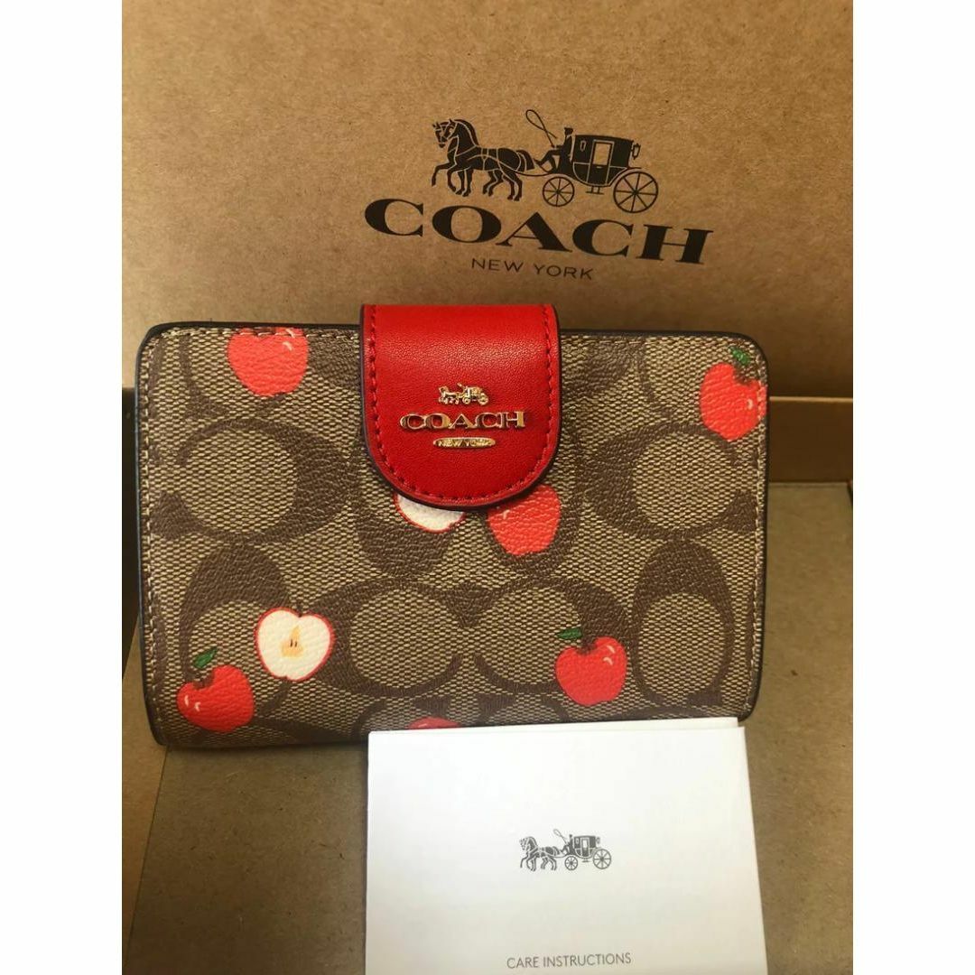 COACH(コーチ)の✨COACH 二つ折り財布 レディース リンゴ柄 C4117✨【匿名配送】 レディースのファッション小物(財布)の商品写真