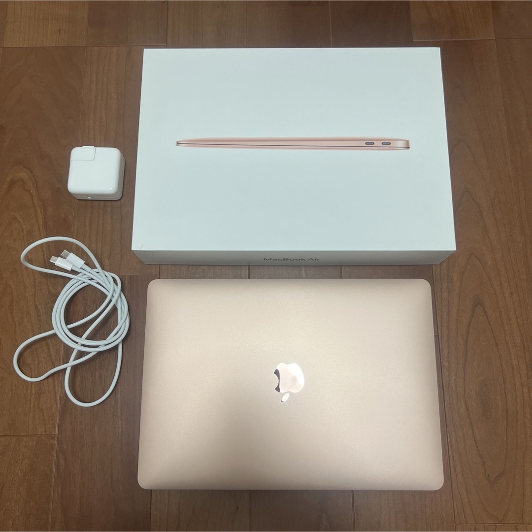 ほぼ未使用　MacBook エアー　M1チップ　13インチ　256GB