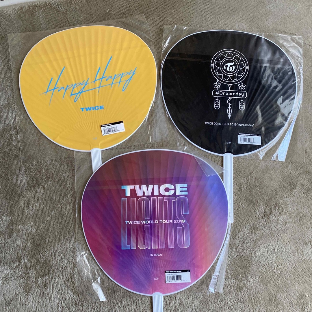 TWICE うちわ エンタメ/ホビーのCD(K-POP/アジア)の商品写真