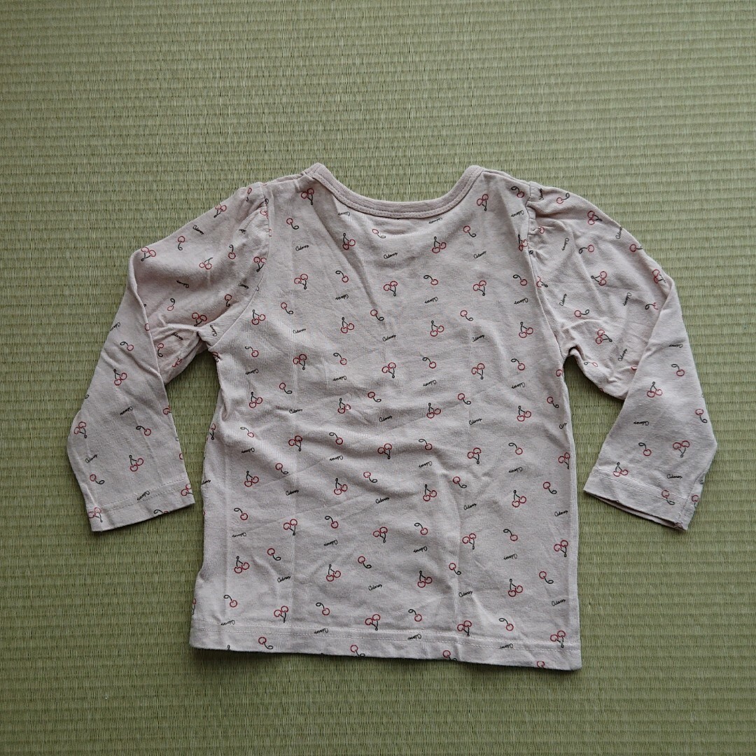 しまむら(シマムラ)のロングTシャツ女の子90cm 2枚セット キッズ/ベビー/マタニティのキッズ服女の子用(90cm~)(Tシャツ/カットソー)の商品写真