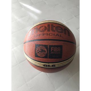 モルテン(molten)のバスケットボール　molten FIBA 公式試合球　6号 早い者勝ちです(バスケットボール)