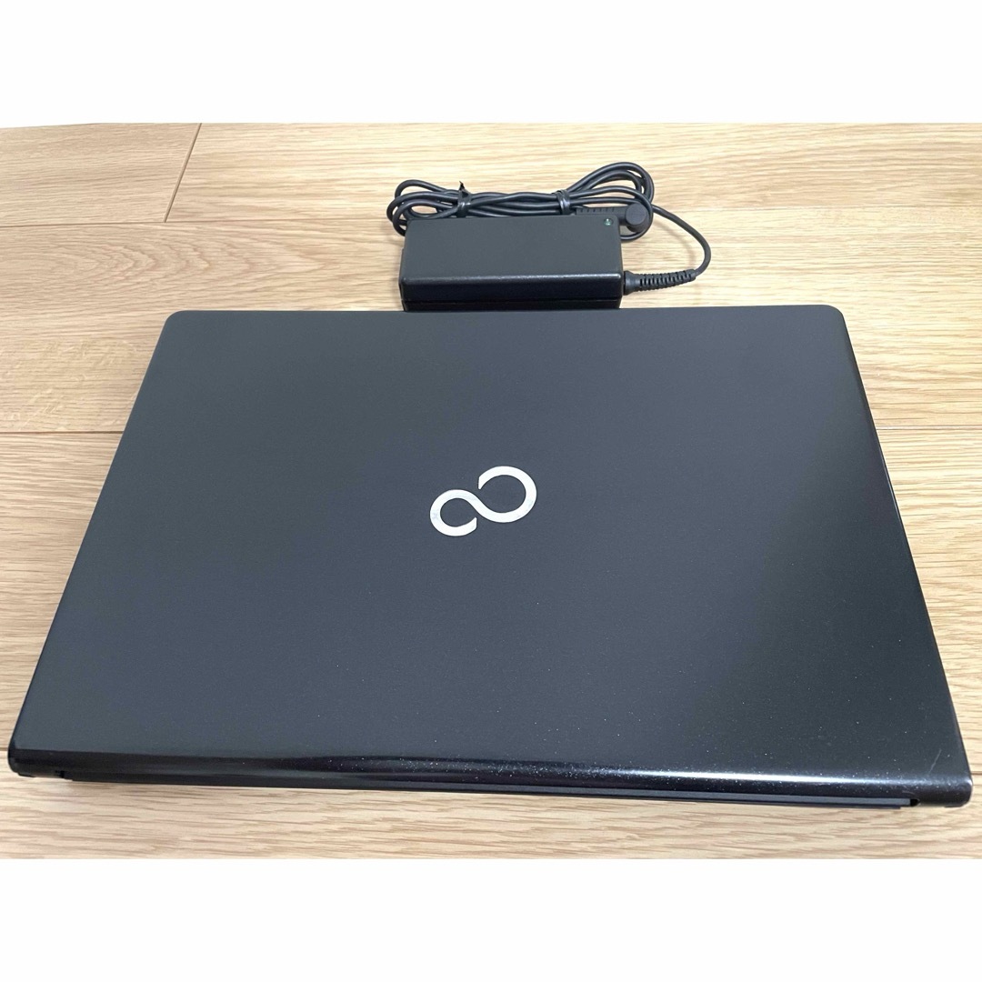 FUJITSU LIFEBOOK /Win11 /Core i5/m.2 SSD 8