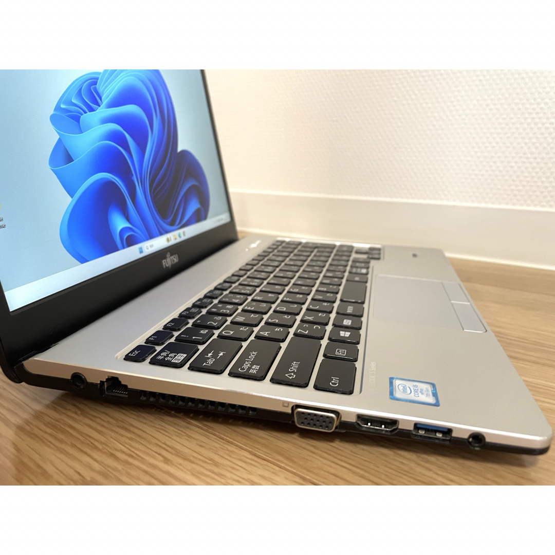 FUJITSU LIFEBOOK /Win11 /Core i5/m.2 SSD 6