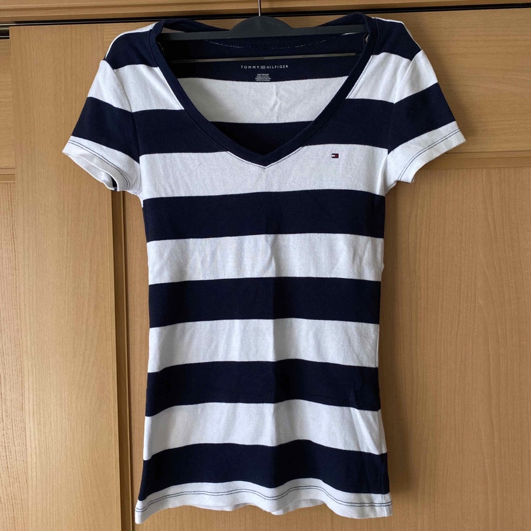 TOMMY HILFIGER(トミーヒルフィガー)のTOMMY HILFIGER レディース　海外XS（日本のS） レディースのトップス(Tシャツ(半袖/袖なし))の商品写真