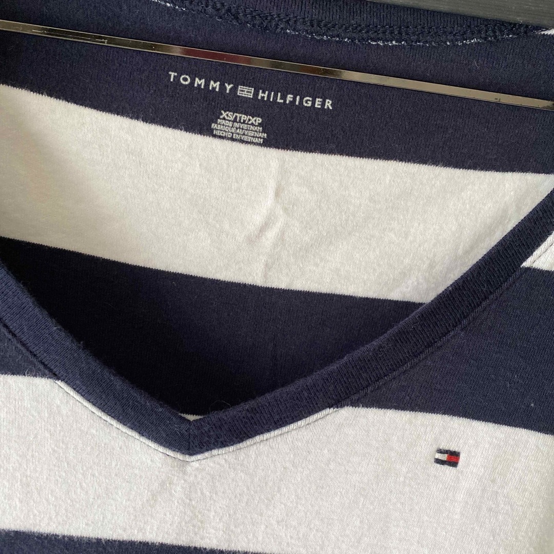 TOMMY HILFIGER(トミーヒルフィガー)のTOMMY HILFIGER レディース　海外XS（日本のS） レディースのトップス(Tシャツ(半袖/袖なし))の商品写真