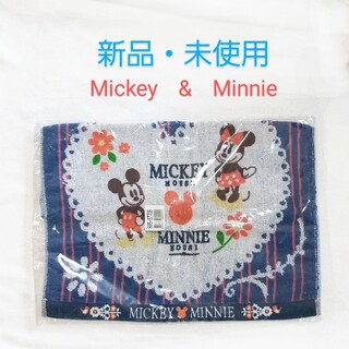 ディズニー(Disney)の【新品・未使用】ハンドタオル　ミッキーマウス　ミニー(キャラクターグッズ)